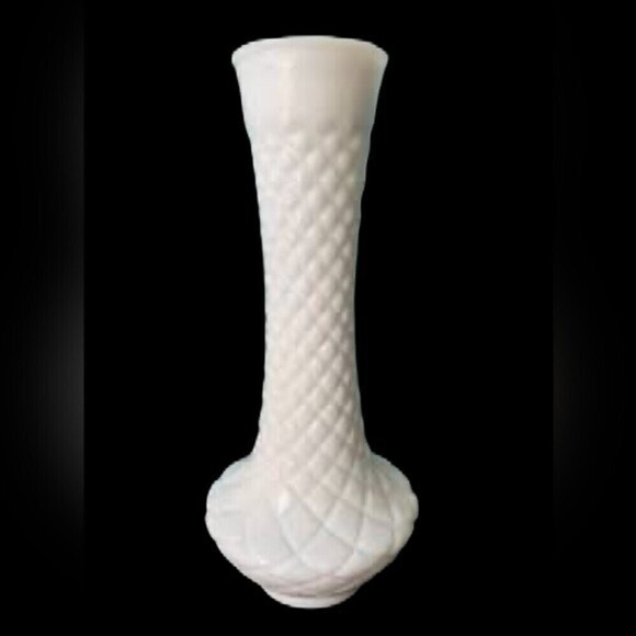 Vintage Milk Glass Diamond Quilt Shape Flower Vases Set 3 - Picture 3 of 3